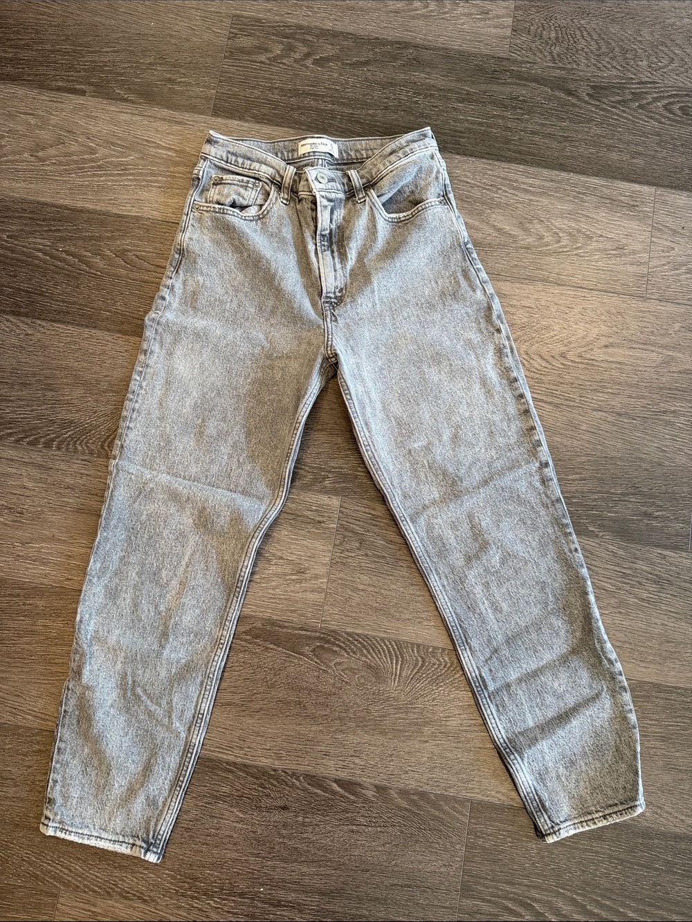 Abercrombie & Fitch The Mom High Rise Light/Medium Grey Acid Wash Size 27/4